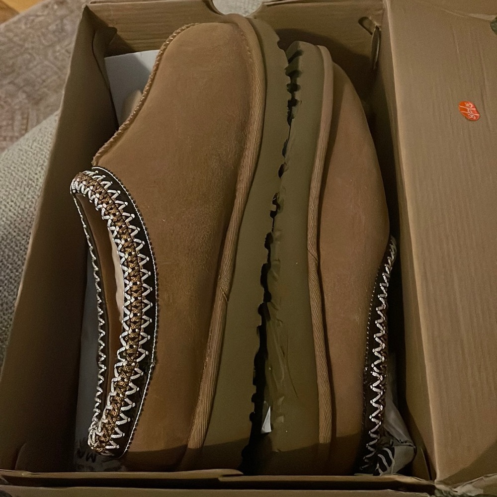 UGG slippers NEW